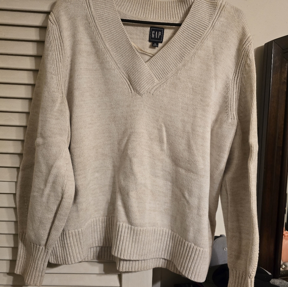 Womens GAP sweater